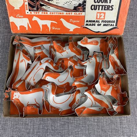 vintage 12 metal barnyard cooky cutters boxed unused|12 VINTAGE BARNYARD COOKY CUTTERS/METAL FARM .